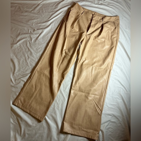 Avec Les Files Pleated Leather pants. Run big for XL. Super comfy wide leg pant. - Picture 6 of 6